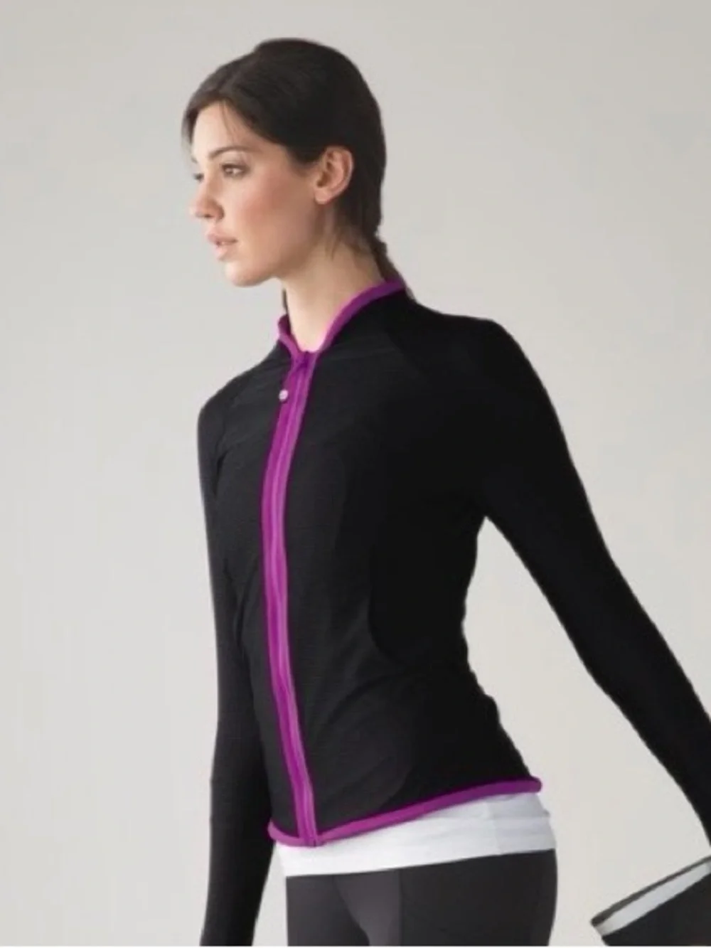 Lululemon Find Your Bliss Reversible Jacket in Black/Plum, size 4